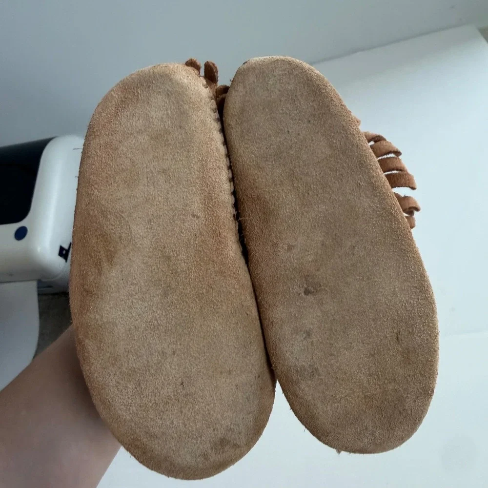 Kids Minnetonka Genuine Leather Fringe Booties‎ Size 8